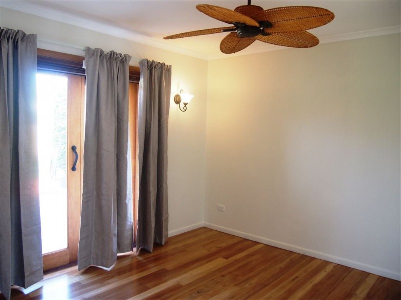 21 Park Avenue, Broadbeach Waters QLD 4218