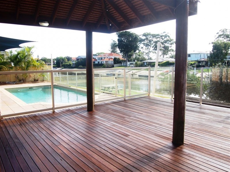 21 Park Avenue, Broadbeach Waters QLD 4218