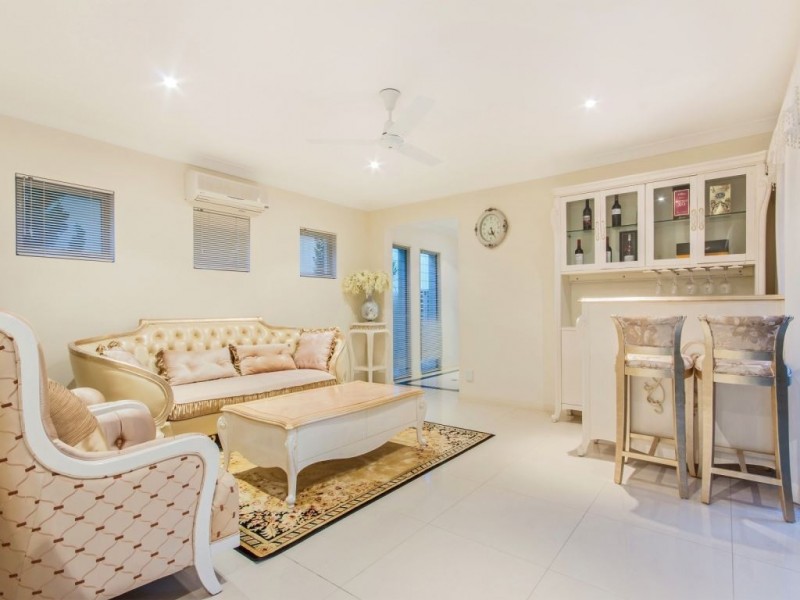 13/145 Palm Meadows Drive, Carrara QLD 4211