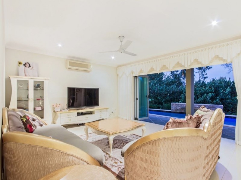 13/145 Palm Meadows Drive, Carrara QLD 4211