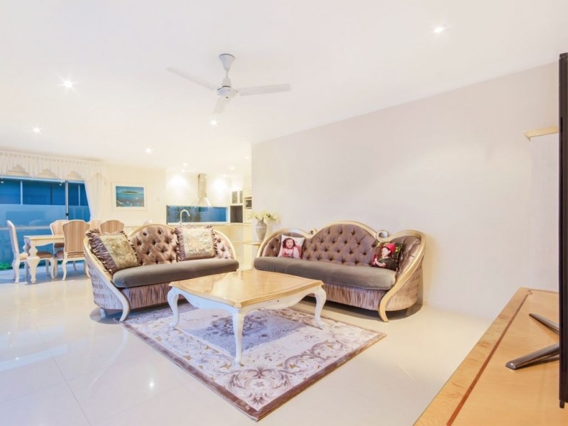 13/145 Palm Meadows Drive, Carrara QLD 4211