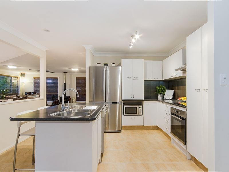 7 Jancoon Court, Carrara QLD 4211