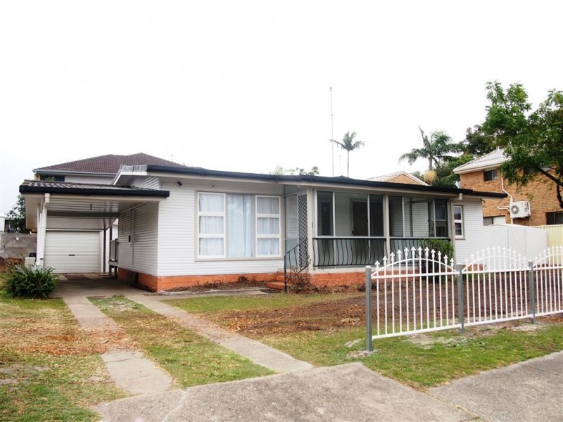 30 Loder Street, Biggera Waters QLD 4216