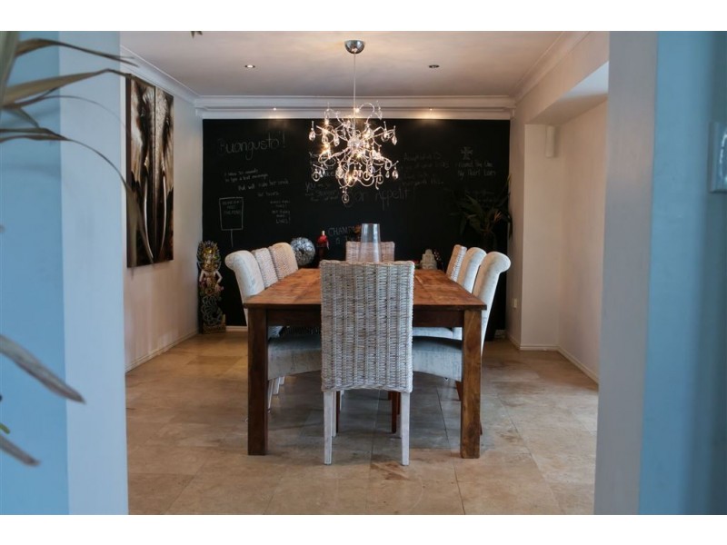 32 Park Avenue, Broadbeach Waters QLD 4218