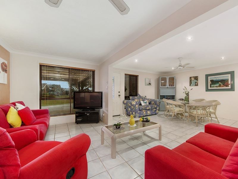 19 Pitta Place, Burleigh Waters QLD 4220