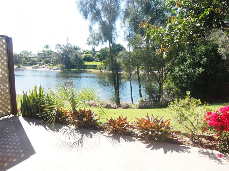 1/1 Barbet Place, Burleigh Waters QLD 4220