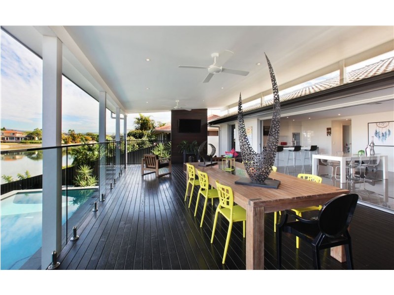 26 Coobowie Street, Broadbeach Waters QLD 4218