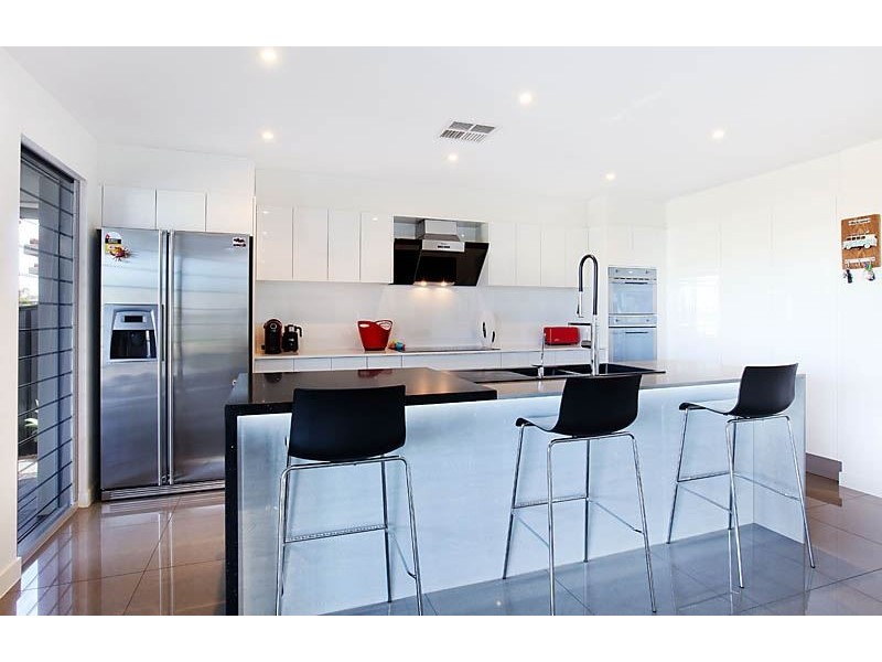 26 Coobowie Street, Broadbeach Waters QLD 4218