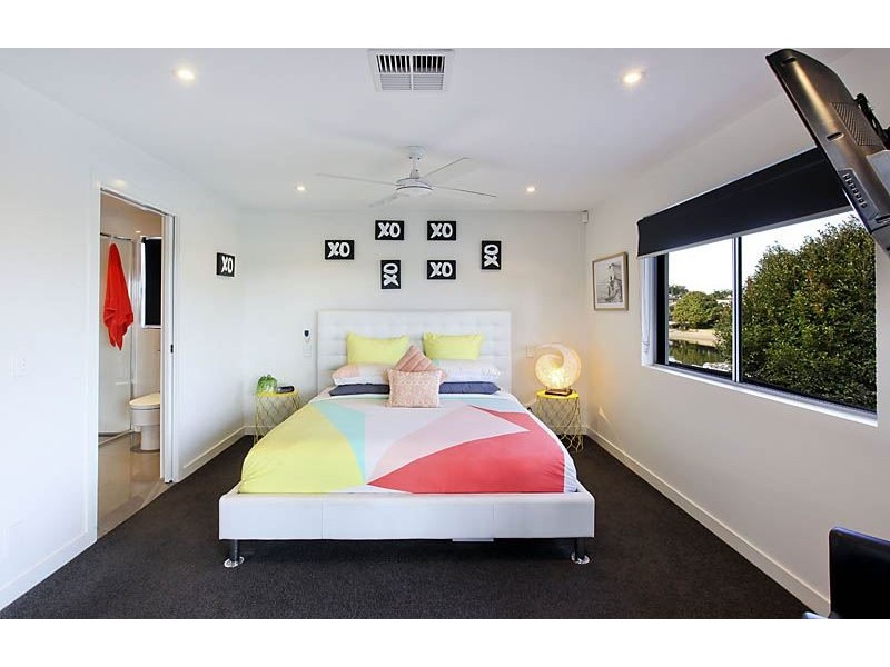 26 Coobowie Street, Broadbeach Waters QLD 4218