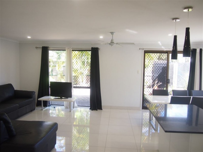 113 Bamboo Avenue, Benowa QLD 4217
