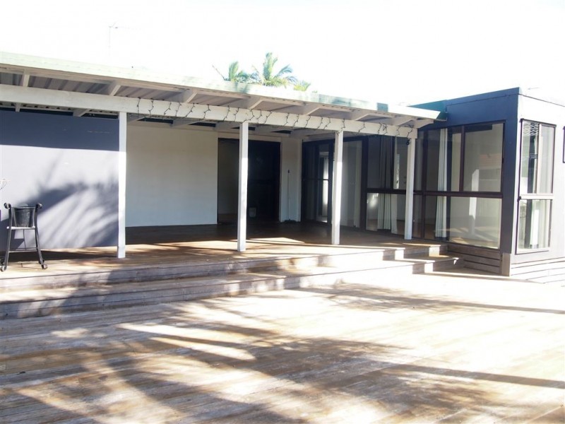 113 Bamboo Avenue, Benowa QLD 4217