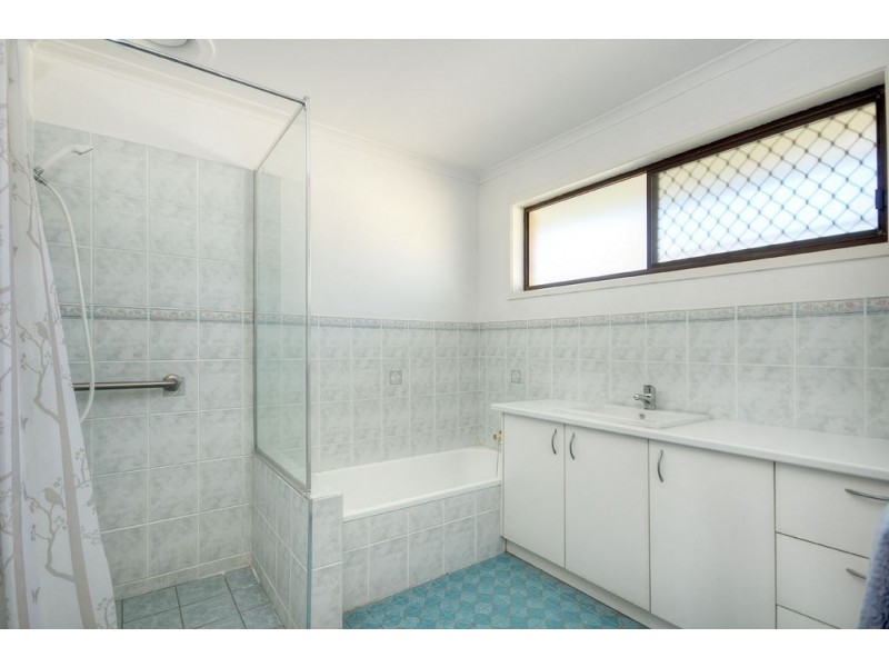 10 Honeyeater Drive, Burleigh Waters QLD 4220