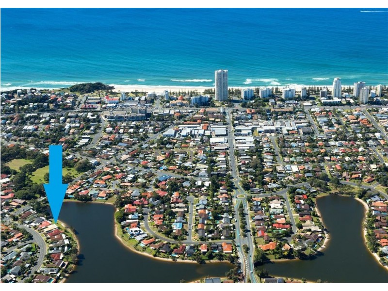 10 Honeyeater Drive, Burleigh Waters QLD 4220