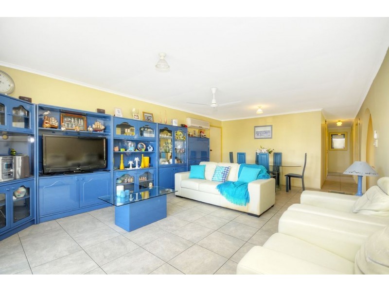 99 Hooker Boulevard, Broadbeach Waters QLD 4218