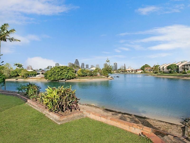106 Clear Island Road, Broadbeach Waters QLD 4218