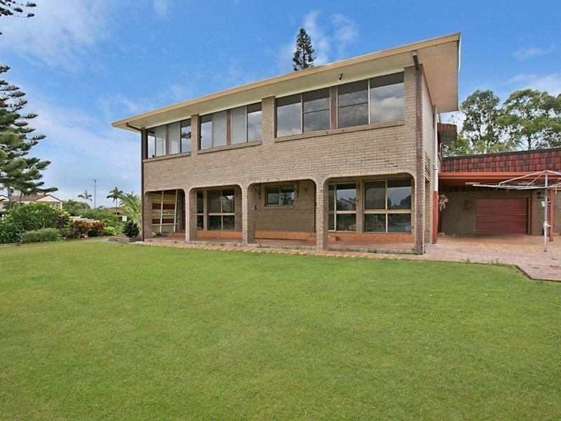 106 Clear Island Road, Broadbeach Waters QLD 4218