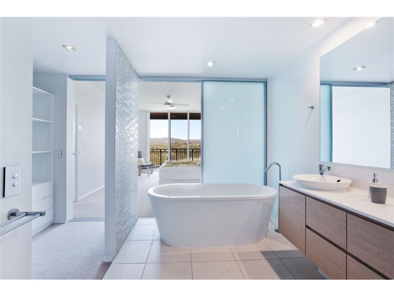 3092/3029 The Boulevard, Carrara QLD 4211