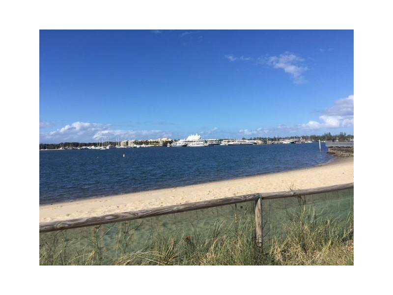 48 Little Norman Street, Southport QLD 4215