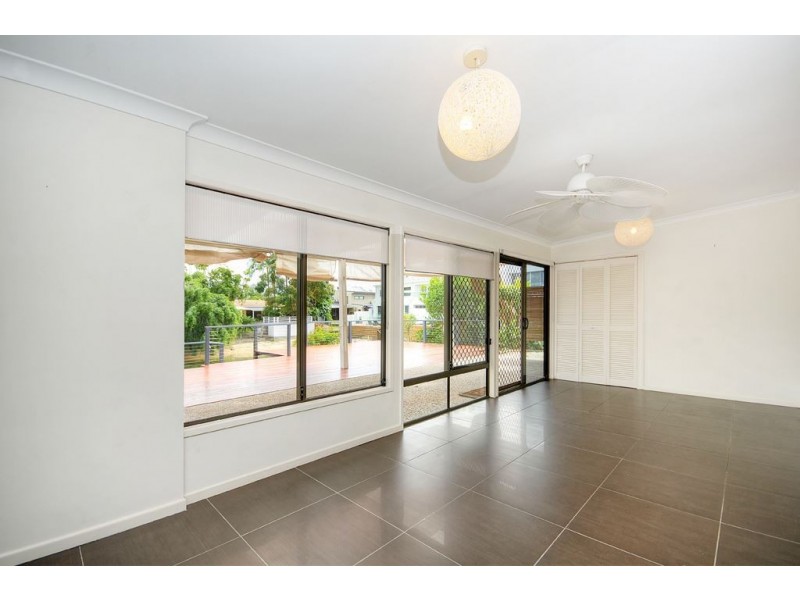 3 Pearl Key, Broadbeach Waters QLD 4218