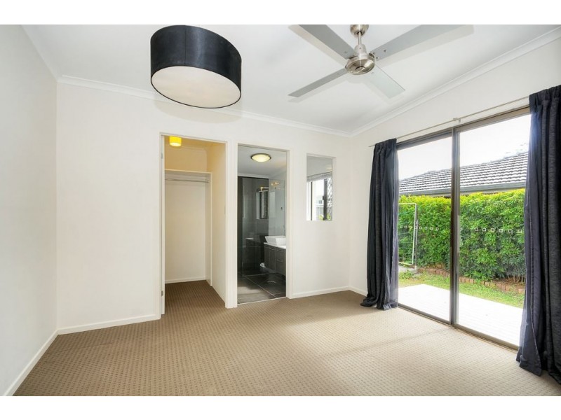 3 Pearl Key, Broadbeach Waters QLD 4218