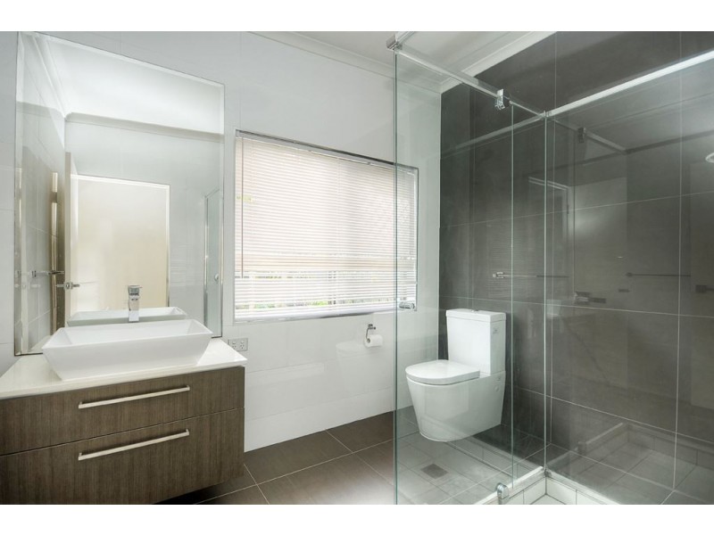 3 Pearl Key, Broadbeach Waters QLD 4218