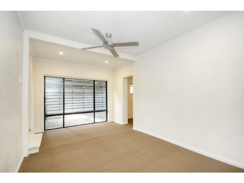 3 Pearl Key, Broadbeach Waters QLD 4218