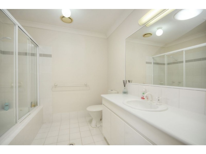 82/152 Palm Meadows Drive, Carrara QLD 4211