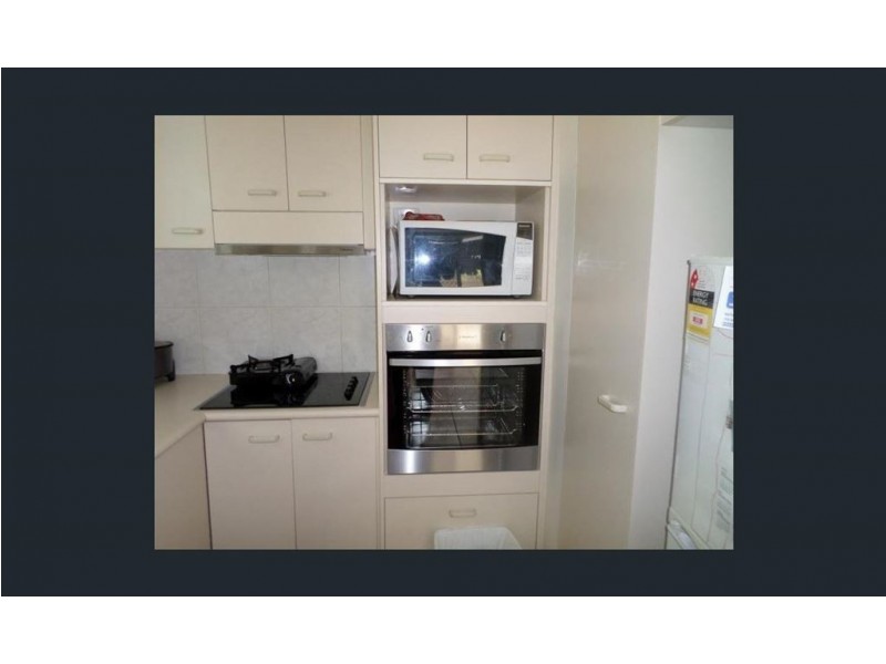 3/74 Pohlman Street, Southport QLD 4215