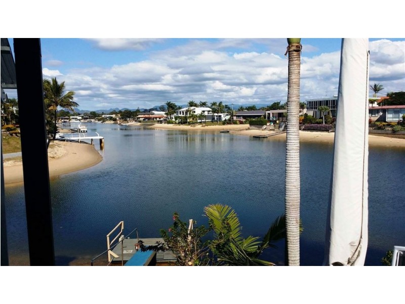 140 Monaco Street, Broadbeach Waters QLD 4218