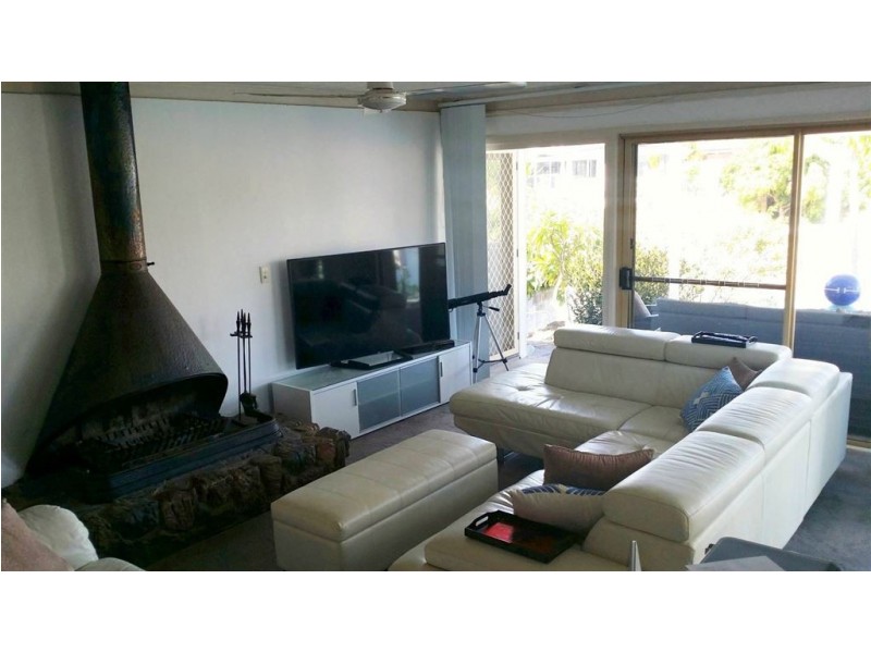 140 Monaco Street, Broadbeach Waters QLD 4218