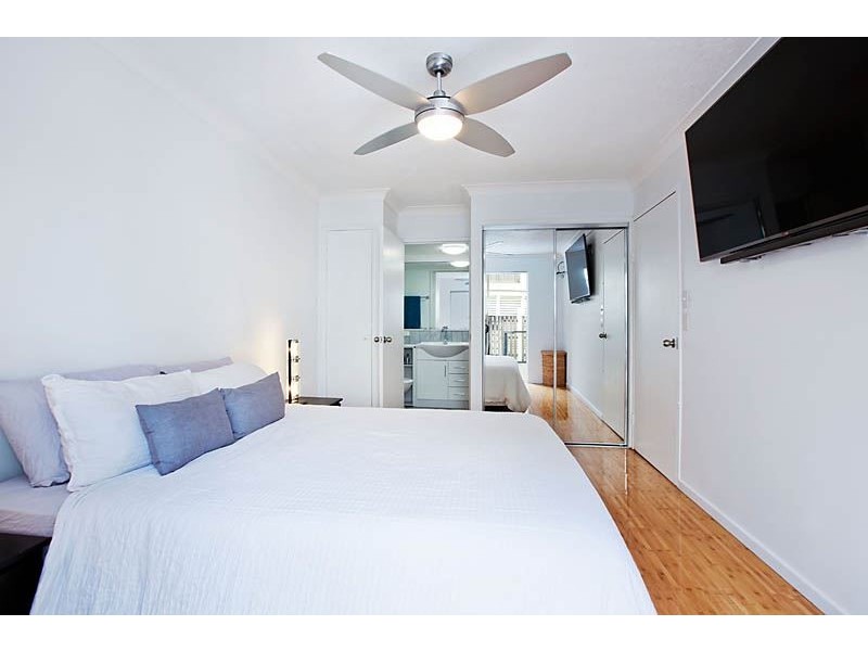 3/42 Beach Parade, Surfers Paradise QLD 4217