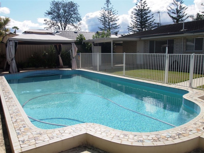 22 Coogeen Street, Sorrento QLD 4217