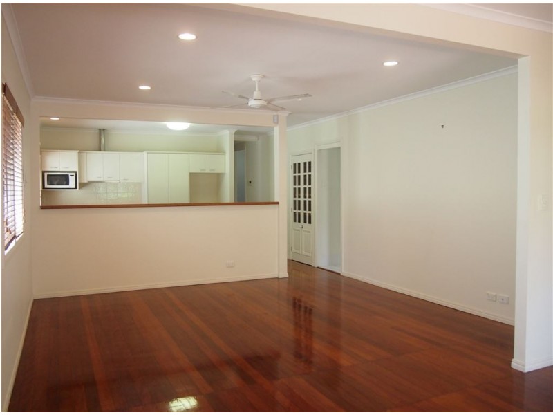 2/19 Venice Street, Mermaid Beach QLD 4218