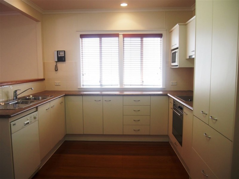 2/19 Venice Street, Mermaid Beach QLD 4218