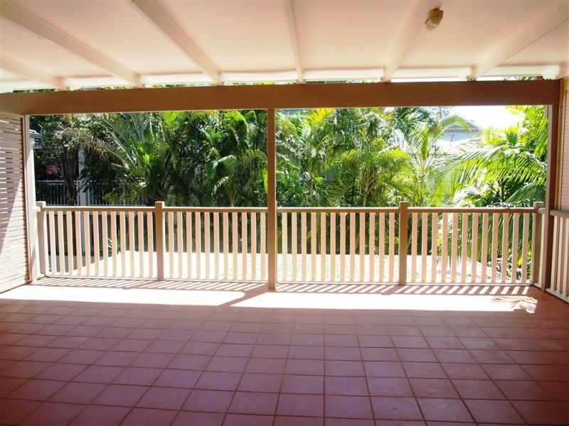 2/19 Venice Street, Mermaid Beach QLD 4218