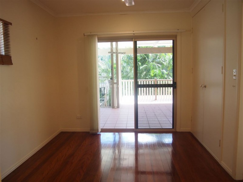 2/19 Venice Street, Mermaid Beach QLD 4218