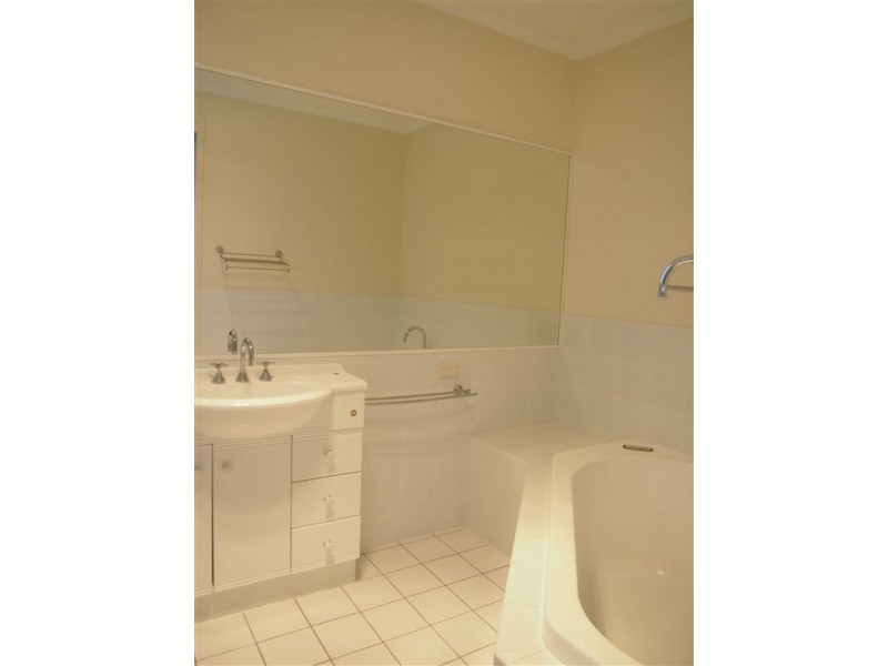 2/19 Venice Street, Mermaid Beach QLD 4218