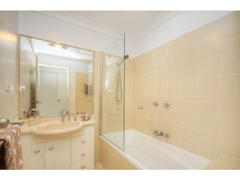 148/215 Cottesloe Drive, Mermaid Waters QLD 4218