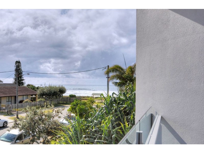 2/1381 Gold Coast Highway, Palm Beach QLD 4221