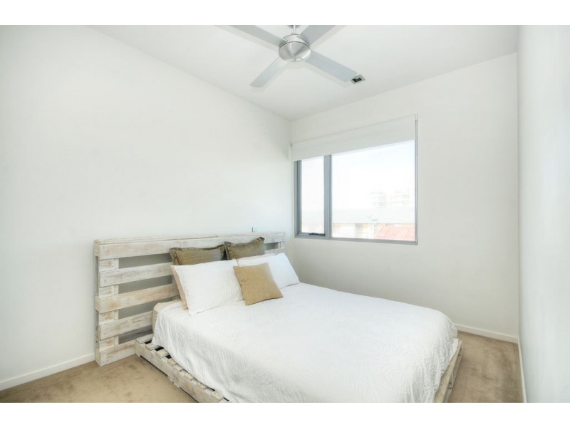 2/1381 Gold Coast Highway, Palm Beach QLD 4221
