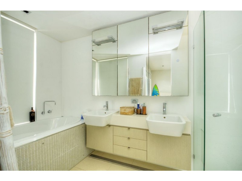 2/1381 Gold Coast Highway, Palm Beach QLD 4221