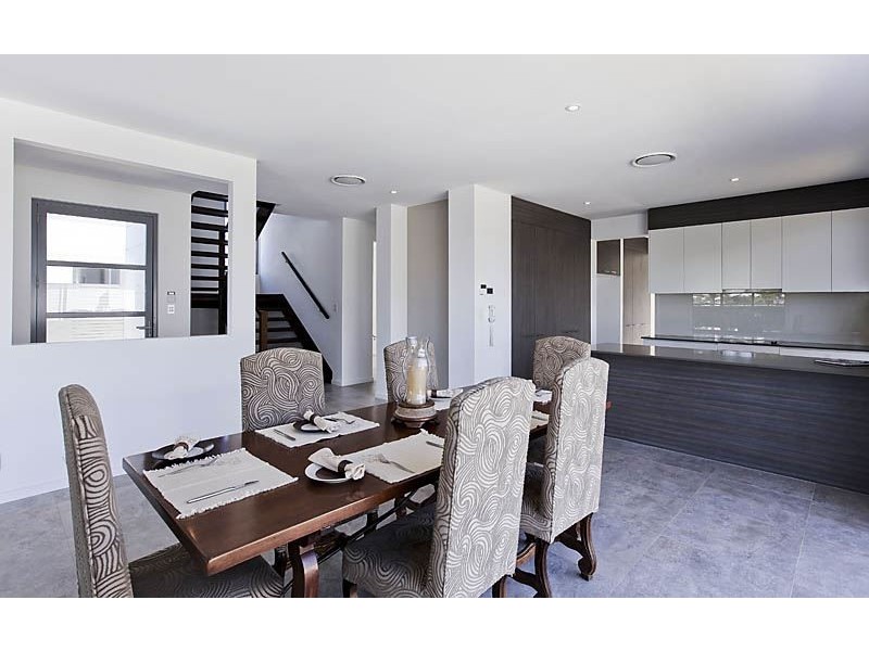 9007B The Boulevard, Benowa QLD 4217