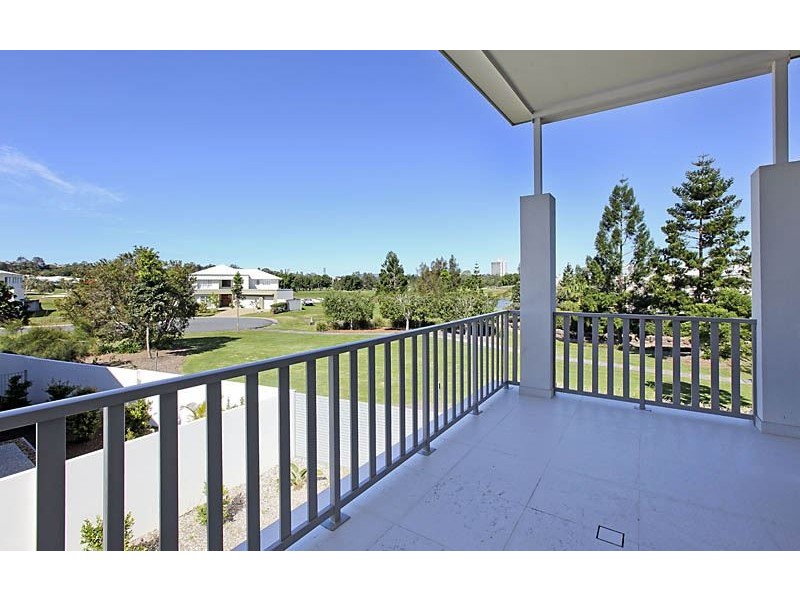9007B The Boulevard, Benowa QLD 4217