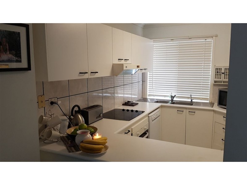 1/6 Lowood Court, Varsity Lakes QLD 4227