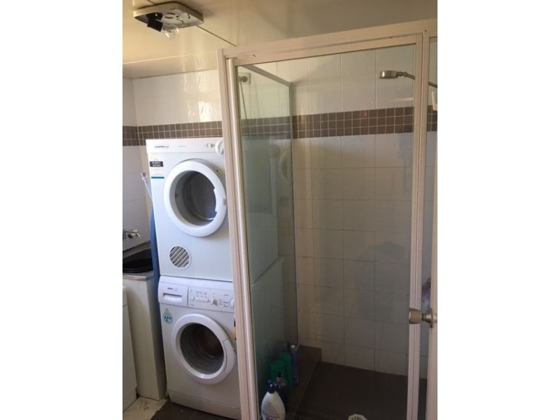 1/25 White Street, Southport QLD 4215