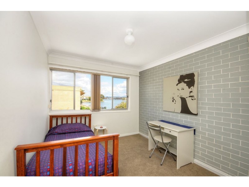 8/22 Aquila Court, Mermaid Waters QLD 4218