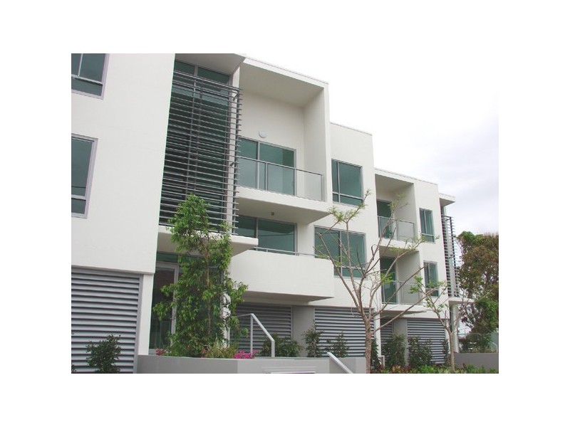 4 Miami Key, Broadbeach Waters QLD 4218