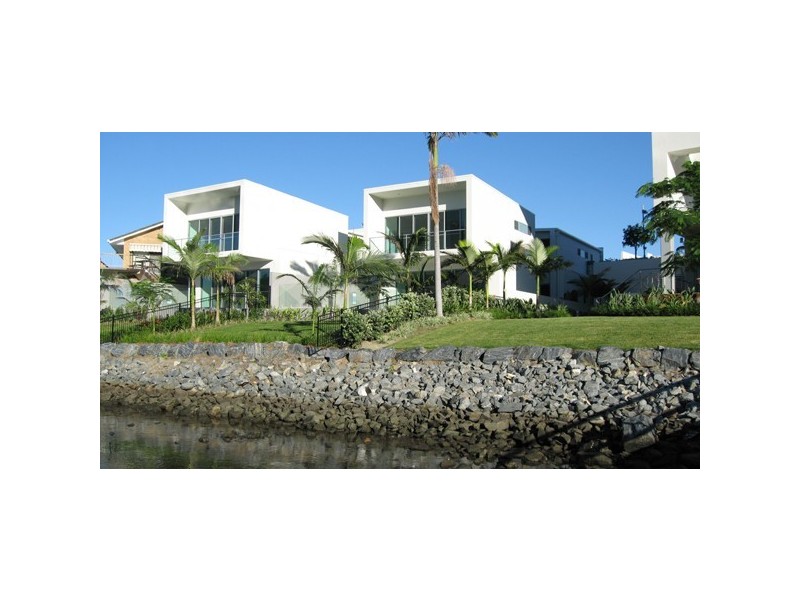 4 Miami Key, Broadbeach Waters QLD 4218