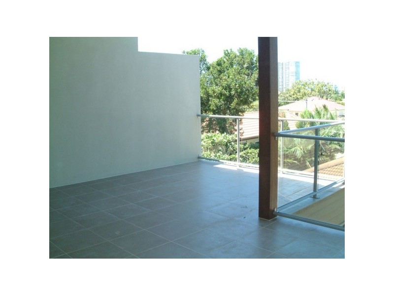 1/19 Waratah Avenue, Biggera Waters QLD 4216