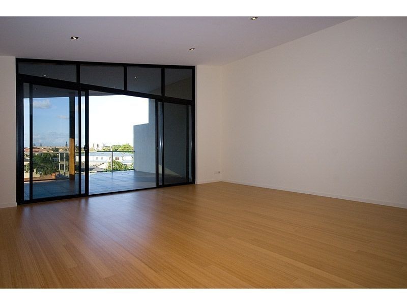 1/19 Waratah Avenue, Biggera Waters QLD 4216